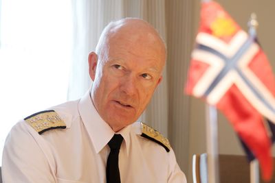 Forsvarssjef Admiral Haakon Bruun-Hanssen har gjort vanlige nybegynnerfeil selv.