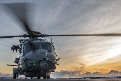 Et nederlandske militærhelikopter av typen NH90 styret i nærheten av Aruba. NH90 brukes også i Norge. Bildet er fra Bodø.