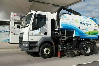 Aberdeen kommune var stolte av å kunne ta i bruk verdens første hydrogendrevne feiebil. Kommunen ser på hydrogen som en fremtidig inntektskilde i det som tradisjonelt har vært en oljeby.