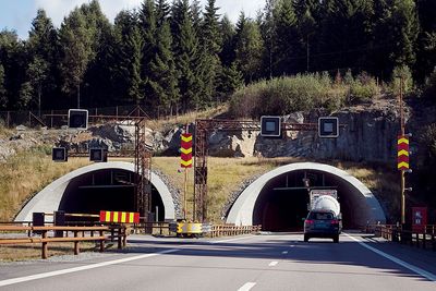 Kravene til kontroll av tunneler er for dårlig i mer enn 300 tunneler her i landet. 