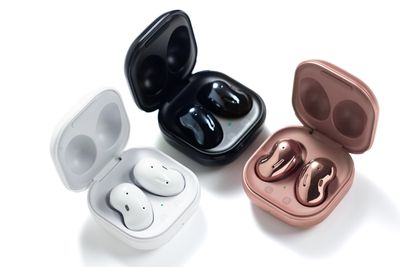 Tre farger: Med Samsung Buds Live har man laget noe helt nytt. Både designmessig, ergonomisk og elektronisk.