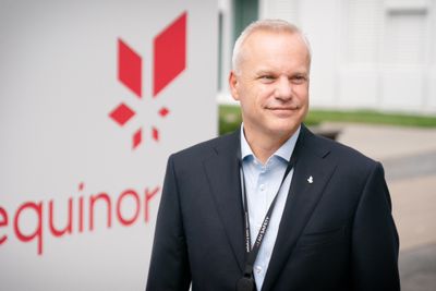 Equinor-sjef Anders Opedal vil bruke 100 milliarder kroner av Equinors egne penger på grønne investeringer de neste årene. Det tilsvarer 4 prosent årlig av selskapets omsetning i fjor.