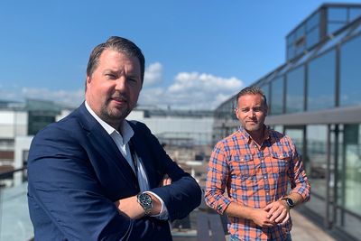 Fra v. Geir Øivind Gulliksen, adm.dir i Crayon Norge og Tor Ødegaard, som er global markedsdirektør  i Crayon-konsernet.