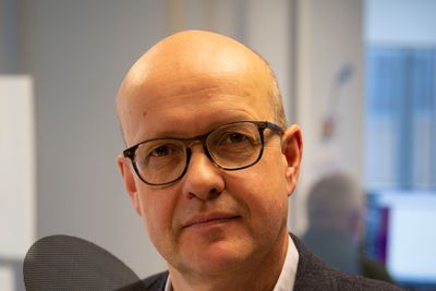 Simula har fått mye pepper for Smittestopp. Simula-direktør Olav Lysne er ikke like imponert over all kritikken de har fått.