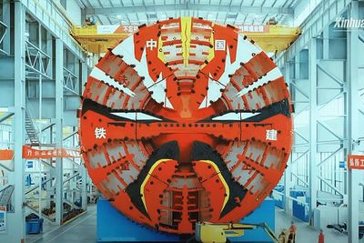 Tunnelboremaskinen er den største noen gang produsert i Kina, med en diameter på hele 16 meter. 