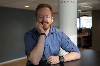 Aslak Ege er daglig leder i det Oslo-baserte IT-konsulentselskapet hvor det ikke er rom for å jage etter titler.