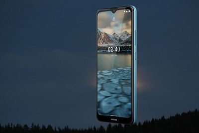 Nokia 2.4 er blant mobilene som loves Android 12 i 2021.