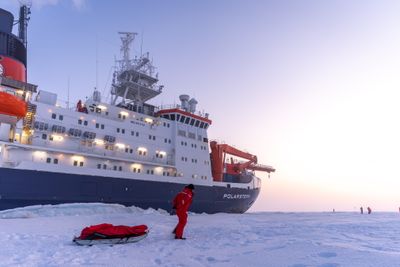 Forskningsskipet Polarstern på Mosaic-toktet som startet i Tromsø for over ett år siden, og som nå avsluttes ved ankomst Bremerhafen mandag.