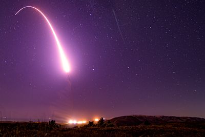 En testutskyting i California i USA av en langtrekkende rakett som kan frakte atomvåpen i oktober 2019. 