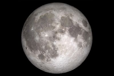 Forskere mener månen inneholder mer vann enn tidligere antatt.