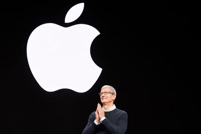 Apple-sjef Tim Cook under et lanseringsarrangement i 2019.
