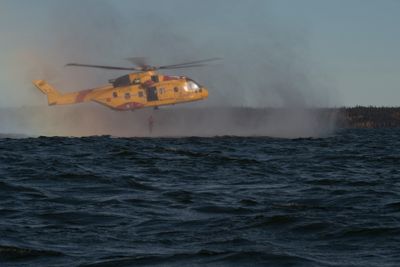 IS03-2016-0035-004

A Search and Rescue Technician jumps from a CH-149 Cormorant helicopter into a lake during the National Search and Rescue Exercise (SAREX 2016) in Yellowknife, Northwest Territories on September 21, 2016.

Photo: MCpl Pat Blanchard, Canadian Forces Combat Camera


IS03-2016-0035-004

Un technicien en recherche et sauvetage saute dans un lac  partir dÕun hlicoptre CH-149 Cormorant au cours de lÕexercice national de recherche et sauvetage (SAREX 2016),  Yellowknife, aux Territoires du Nord Ouest, le 21 septembre 2016.

Photo : Cplc Pat Blanchard, Camra de combat des Forces canadiennes