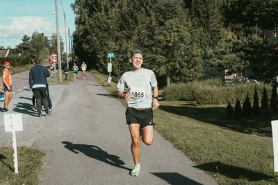 Ved siden av å være utvikler, løper Robert Bue langt. Her under et nylig maratonløp.