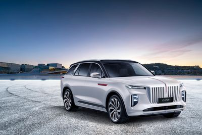 Hongqi E-HS9 har kanskje ikke det letteste navnet, men er svært gjenkjennelig.