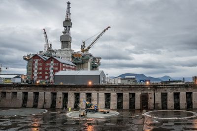 Aker Solutions verft på Stord bygget Norges første flytende havvindmøller. De er i dag en del av Hywind Tampen, som forsyner Snorre- og Gullfaks-feltene i Nordsjøen med elektrisk kraft. 