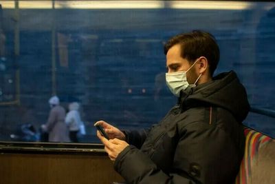Koronapandemien har hatt stor innvirkning på hvordan vi bruker mobilen, ifølge tall fra Telenor.