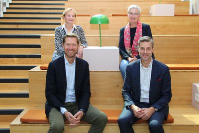 Fire administrerende direktører vurderer om de skal danne et forskningskonsern, Lars Andresen i NGI(t.v.) og Nils Morten Huseby i Ife, Kari Nygaard i Nilu(t.v. bak) og Greta Bentzen i Niva. 