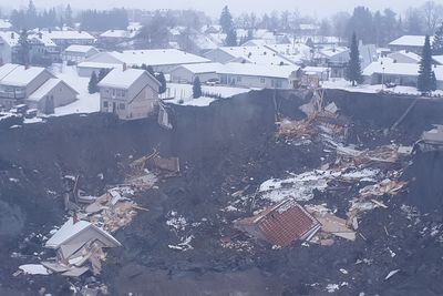 NORSAR har gjennomgått en stor datamengde for å finne ut om det fatale leirskredet på Ask i Gjerdrum ble utløst av et jordskjelv.