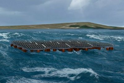 Ifølge Equinor blir anlegget verdens første testprosjekt for flytende solenergi i røff sjø.
