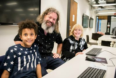 Grunnlegger og koordinator Torgeir Waterhouse i Lær Kidsa Koding arbeider for å øke den allmenne forståelsen av informasjonsteknologi.