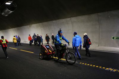 Harstadfolk flest hadde store forventninger til tunnelåpningen, og det har påvirket holdningen til hele bypakken, mener prosjektledelsen. 