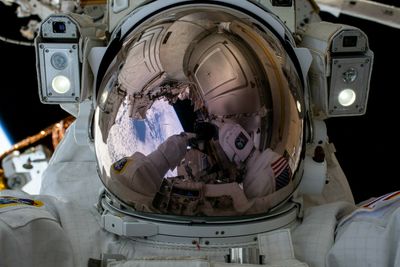 Spacewalk, ISS.