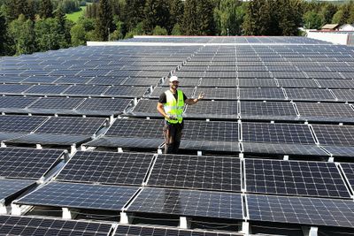 Solenergi tar lite areal, kan desentralisere strømproduksjonen og er relativt konfliktfritt. Men hvor mye plass bør det ha i Norge? 