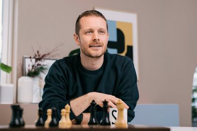 Simen Øian Gjermundsen jobber med utvikling og design i sitt eget firma.