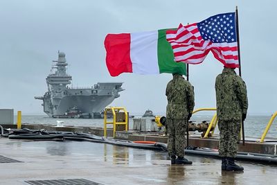 Det italienske hangarskipet ITS Cavour ankommer Naval Station Norfolk i Virginia lørdag 13. februar. De kommende seks ukene skal skipet sertifiseres for F-35B.
