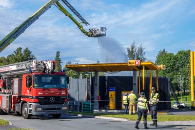 Underselskaper av hydrogenselskapet Nel er ilagt bøter på til sammen 25 millioner kroner etter at en hydrogenstasjon i Sandvika eksploderte i juni 2019.