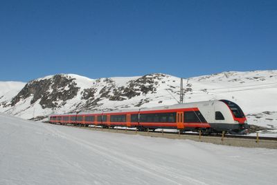 Operatørene og Norske tog sørger for at dekningen blir gradvis bedre både utenfor og inne i togene.