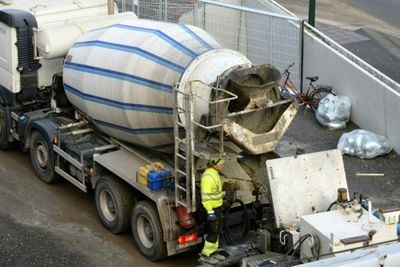 Ny studie viser at temperaturen betongen holder ved utlevering på blandeverket, kan synke drastisk mens betongbilene er på vei til byggeplassene.