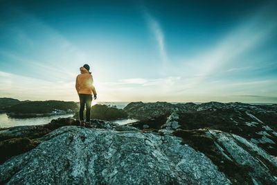 I dag kan virksomheter komme seg til skyen raskere enn før. Det å ta denne snarveien, og dermed kunne høste av de mange skyfordelene tidligere, har et navn: «Relocate»