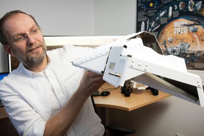 Morsomt: – At jeg har konstruert et instrument som nå jobber på Mars, er fantastisk spennende og et høydepunkt i min karriere. Vi var invitert til oppskytingen, men ble stoppet av pandemien. I november skal vi etter planen møtes hos JPL i California, sier Svein-Erik Hamran.