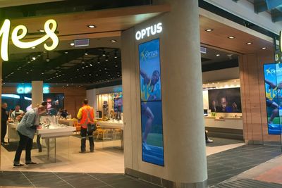 Operatøren Optus har i samarbeid med Nokia oppnådd 10 Mbit/s rundt en basestasjon i Brisbane. 