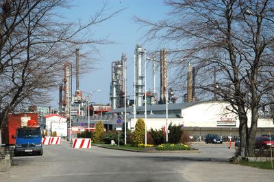 ExxonMobils raffineri på Slagentangen i Tønsberg sto klart i 1961. Raffineriet omformer råolje til petroleumsprodukter. 