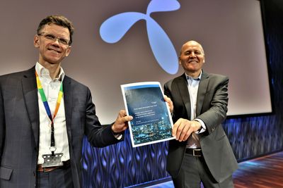 Telenor Norge-sjef Petter-Børre Furberg og konsernsjef Sigve Brekke øker investeringene i fast- og mobilnett i år. Her fotografert i en annen anledning.