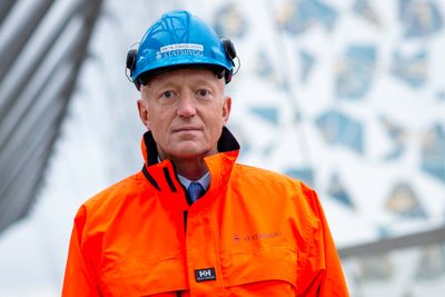 Harald Nikolaisen, administrerende direktør i Statsbygg, er blant annet styreleder i Nye Veier. Han sier at arbeidsmengden er stor, men at det faglige påfyllet gjør det verdt det. 