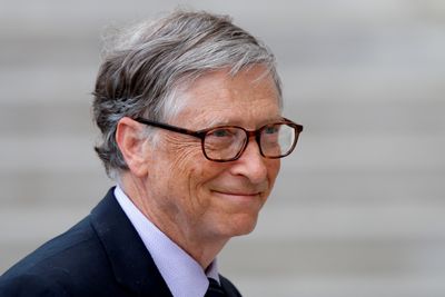 Bill Gates er verdens fjerde rikeste mann. Hans formue skal være på rundt 1 000 milliarder kroner.