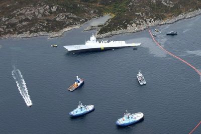 På dagen ett år etter at KNM Helge Ingstad havarerte, saksøkte staten DNV som hadde klasset fregatten.
