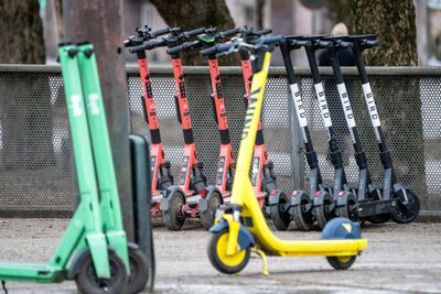 Oslo kan i sommer få inntil 25.000 elsparkesykler, blant annet fra  utleierne
Bolt, Voi og Wind.