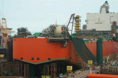 I dag presenterer Petroleumstilsynet resultatet av sin gransking av Johan Castberg-utbyggingen. Produksjonsskipet bygges ved verftet til Sembcorp Marine i Singapore. 