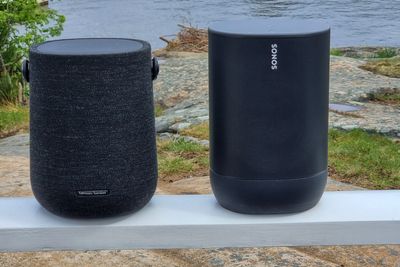 Utelivskonger: Sonos Move (t.v.) har lenge vært kongen av multirom med sine Bluetooth-egenskaper. Nå får den veldig sterk konkurranse av Harman Kardons Citation 200.