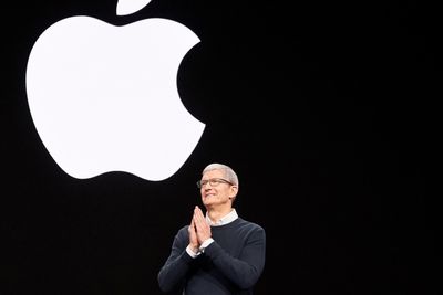 Apple-sjef Tim Cook under et lanseringsarrangement i 2019.