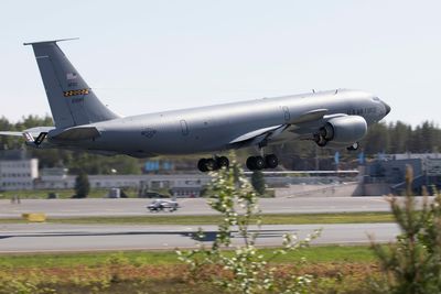 Amerikansk KC-135 tankfly på Rovaniemi i forbindelse med ACE-21.
