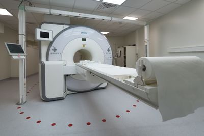 Metoden bruker kunstig intelligens for å analysere PET-bildene av kreftsvulsten, slik at pasienten slipper kontinuerlige blodprøver.
