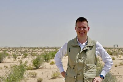 Administrerende direktør Ole Kristian Sivertsen på feltstudie i Abu Dabi