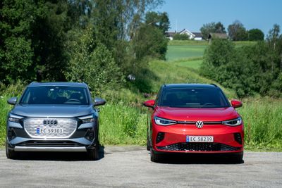 Audi Q4 E-tron og Volkswagen ID.4 er to elbiler fra Volkswagen-gruppen. Den tyske bilgiganten havnet på en knepen andreplass i det vest-europeiske elbilmarkedet i første kvartal, ifølge en analyse.
