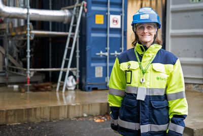 Jannicke Gerner Bjerkås er CCS-direktør ved Fortum Oslo Varme. Hun forklarer at de nå velger å redusere summen de søker om, for å unngå at andelen av den totale potten til deres prosjekt relativt sett blir for høy.