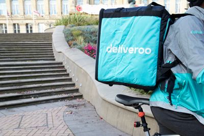 Deliveroo fikk forrige uke en bot på 2,5 millioner euro for brudd på GDPR. Bildet er fra Birmingham i 2016.